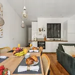 Le Louvre & Hotel De Ville - Cityapartmentstay