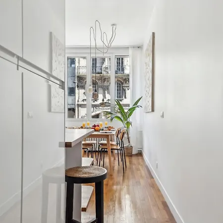 Le Louvre & Hotel De Ville - Cityapartmentstay Parigi