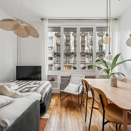 Le Louvre & Hotel De Ville - Cityapartmentstay * Parigi